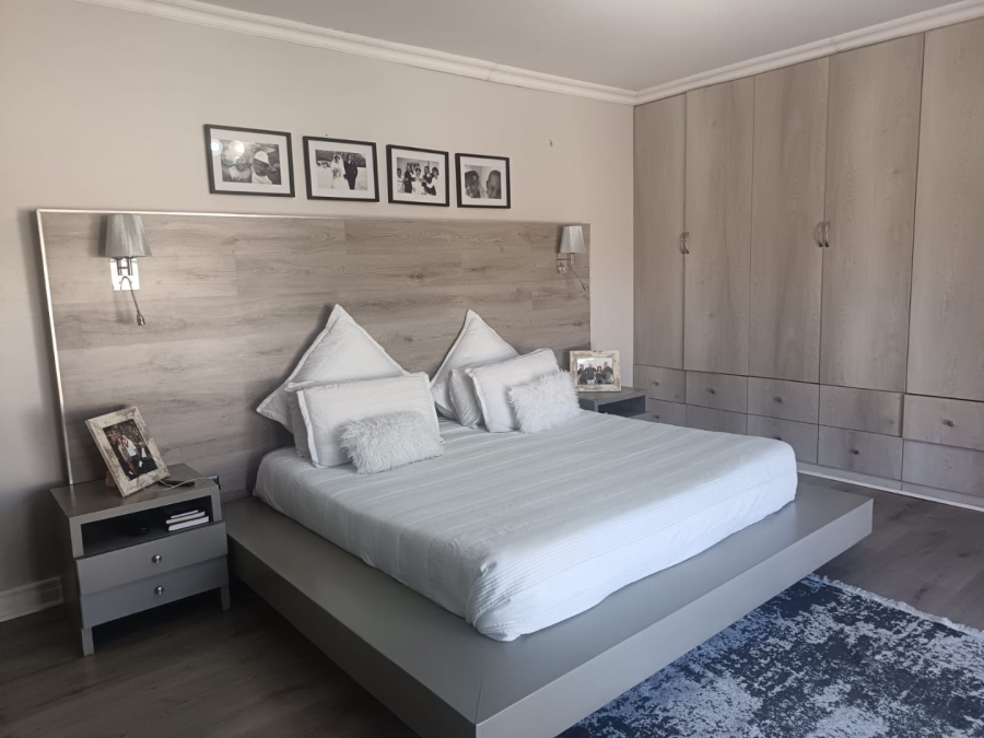 4 Bedroom Property for Sale in Hillcrest Northern Cape